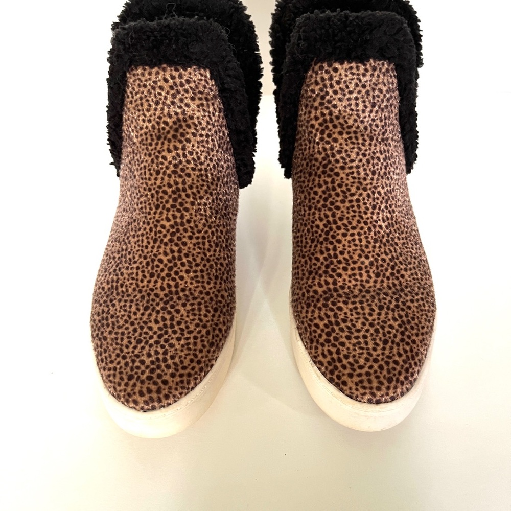 💥 Nearly new cutie Booties by New Directions size 6.5 reg. No imperfections!